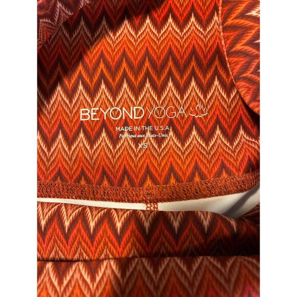 Beyond Yoga NEW XS Printed High Waisted MIDI Leggings Sustainable Exercise - Picture 6 of 6